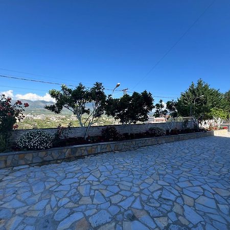 Amazing Familiar Apartments And Rooms ساراندا المظهر الخارجي الصورة