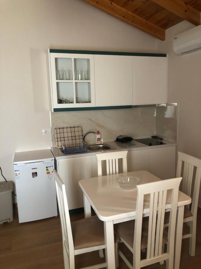 Amazing Familiar Apartments And Rooms ساراندا المظهر الخارجي الصورة