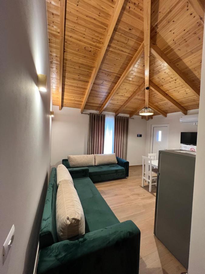 Amazing Familiar Apartments And Rooms ساراندا المظهر الخارجي الصورة