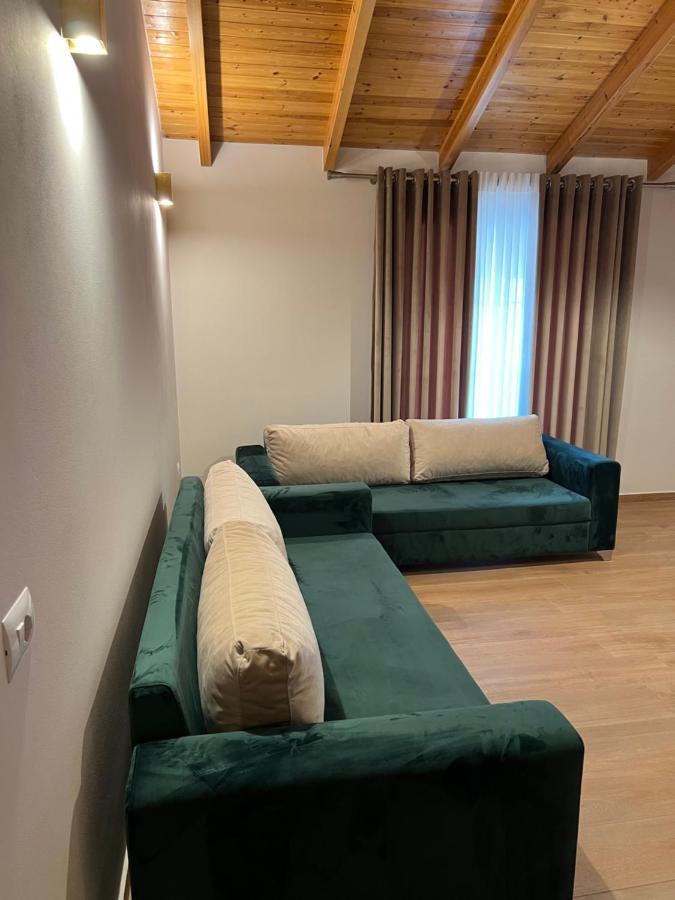 Amazing Familiar Apartments And Rooms ساراندا المظهر الخارجي الصورة
