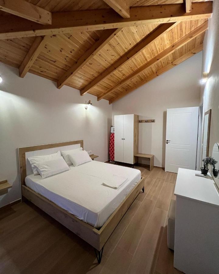 Amazing Familiar Apartments And Rooms ساراندا المظهر الخارجي الصورة