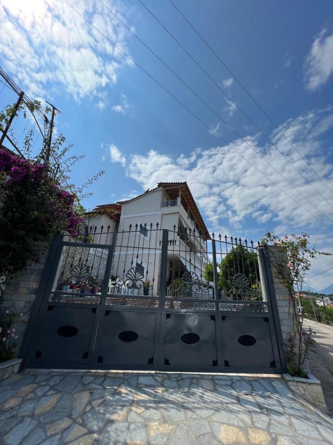 Amazing Familiar Apartments And Rooms ساراندا المظهر الخارجي الصورة