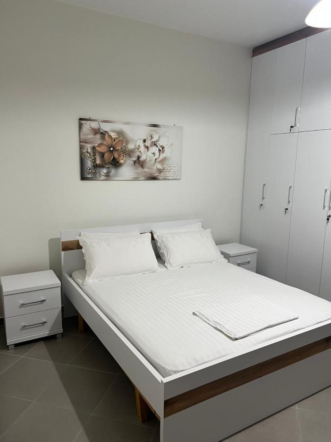Amazing Familiar Apartments And Rooms ساراندا المظهر الخارجي الصورة
