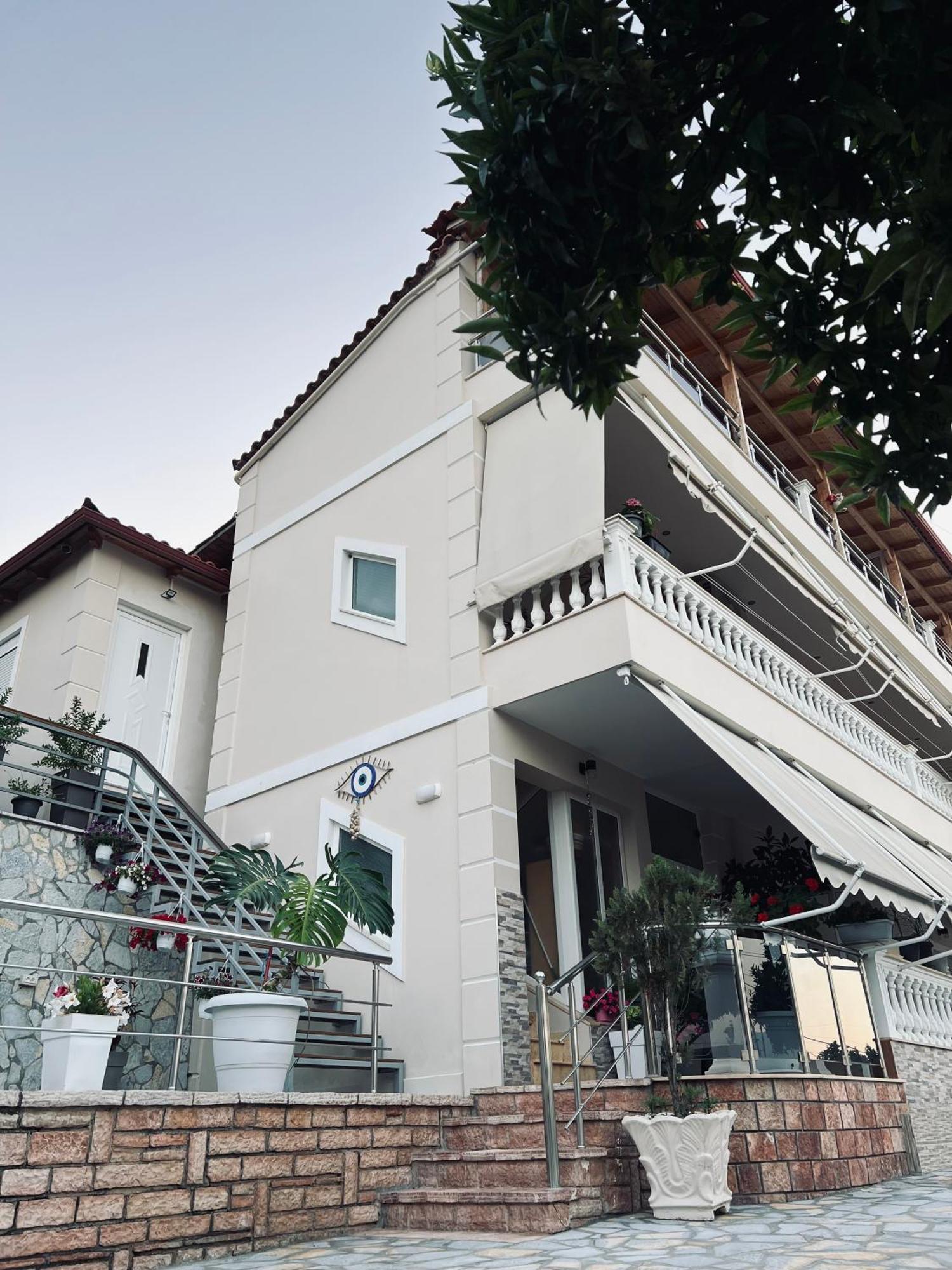 Amazing Familiar Apartments And Rooms ساراندا المظهر الخارجي الصورة
