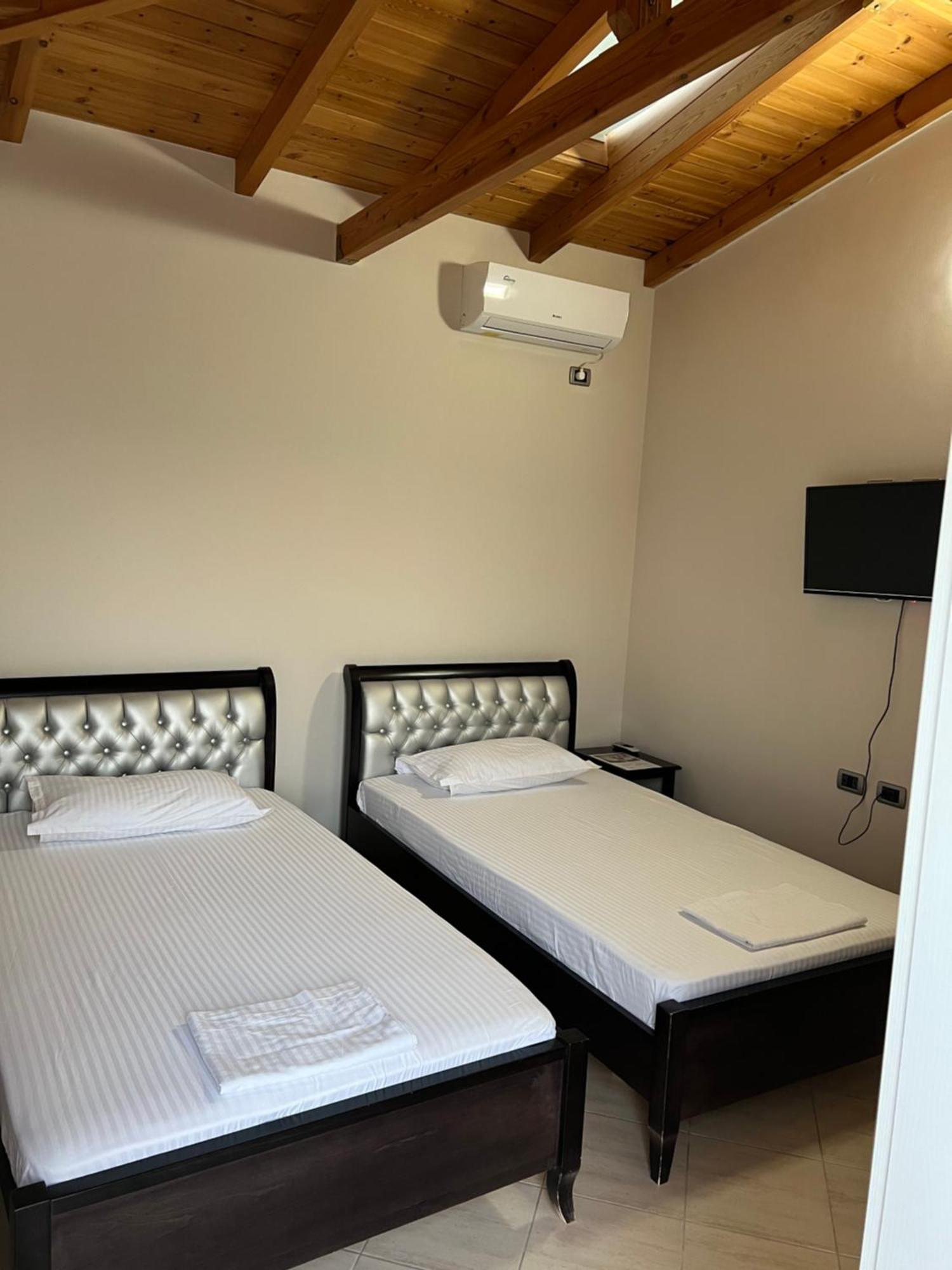 Amazing Familiar Apartments And Rooms ساراندا المظهر الخارجي الصورة