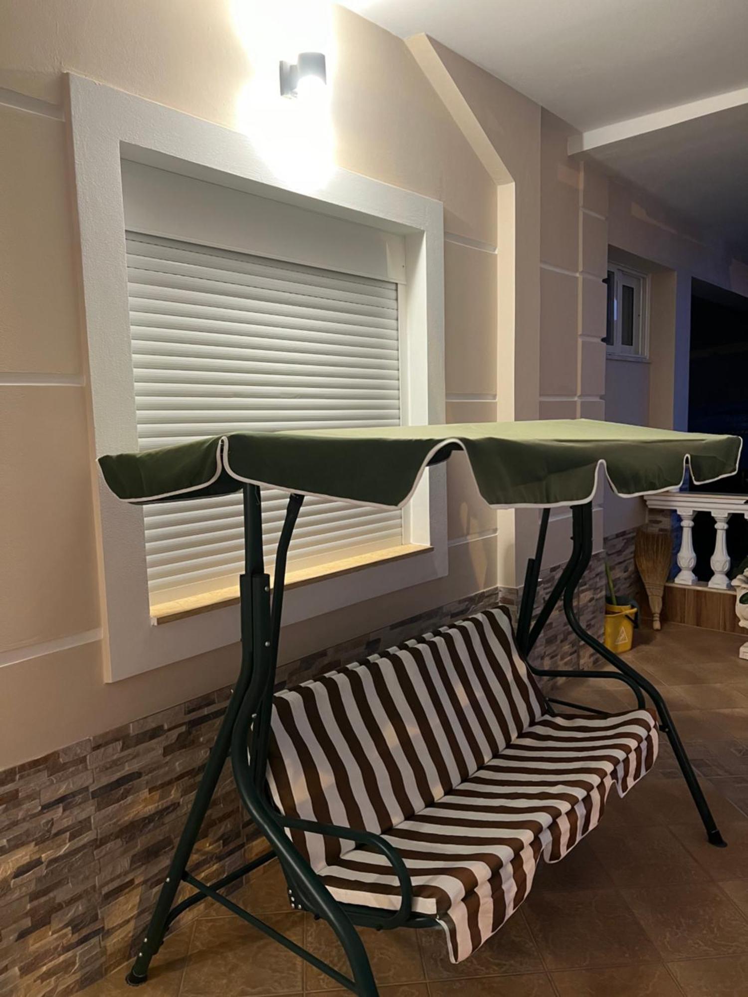 Amazing Familiar Apartments And Rooms ساراندا المظهر الخارجي الصورة