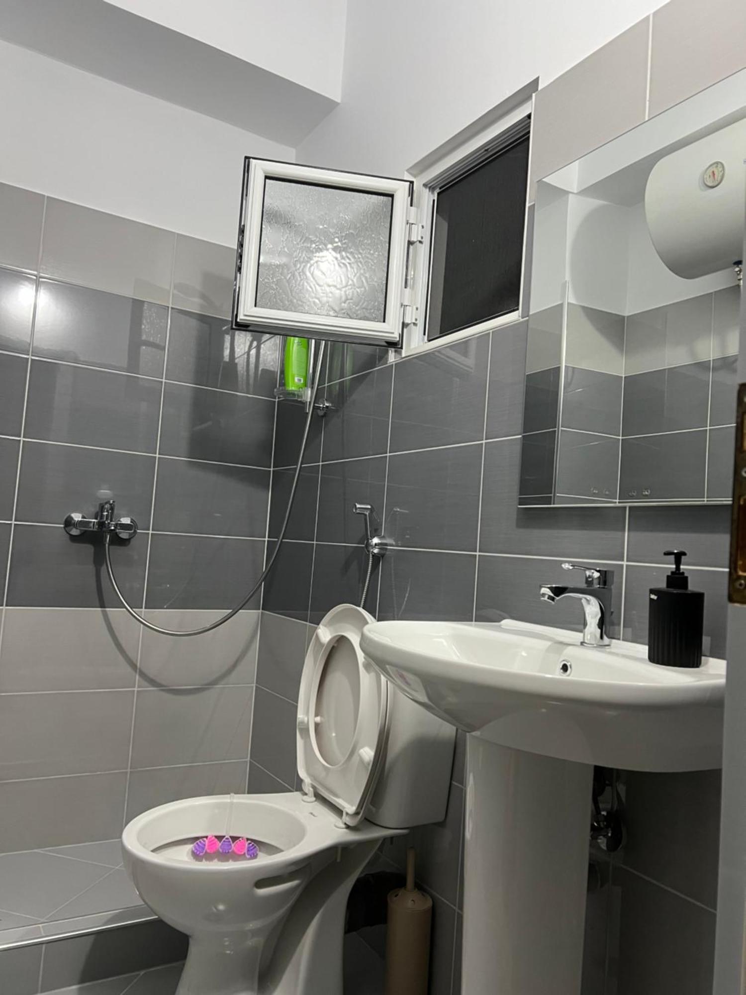 Amazing Familiar Apartments And Rooms ساراندا المظهر الخارجي الصورة