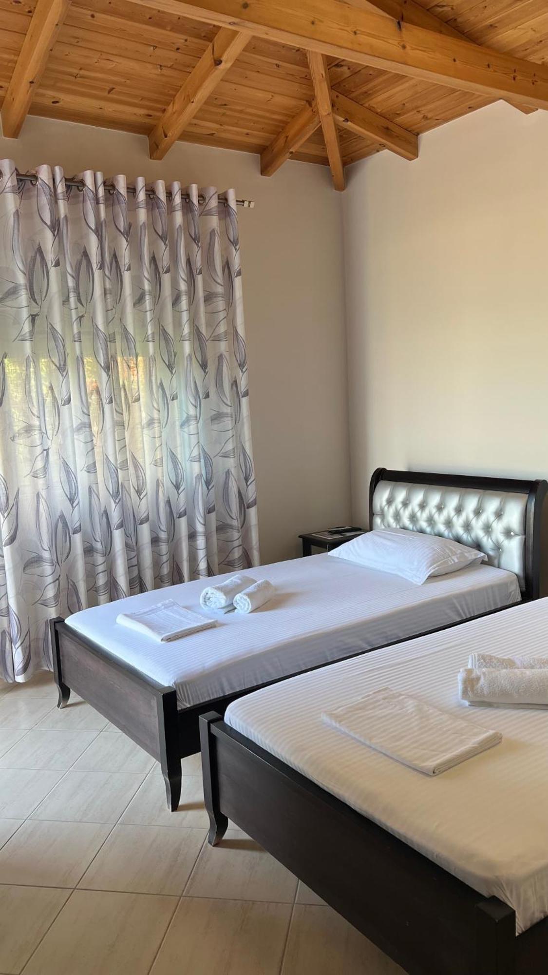 Amazing Familiar Apartments And Rooms ساراندا المظهر الخارجي الصورة