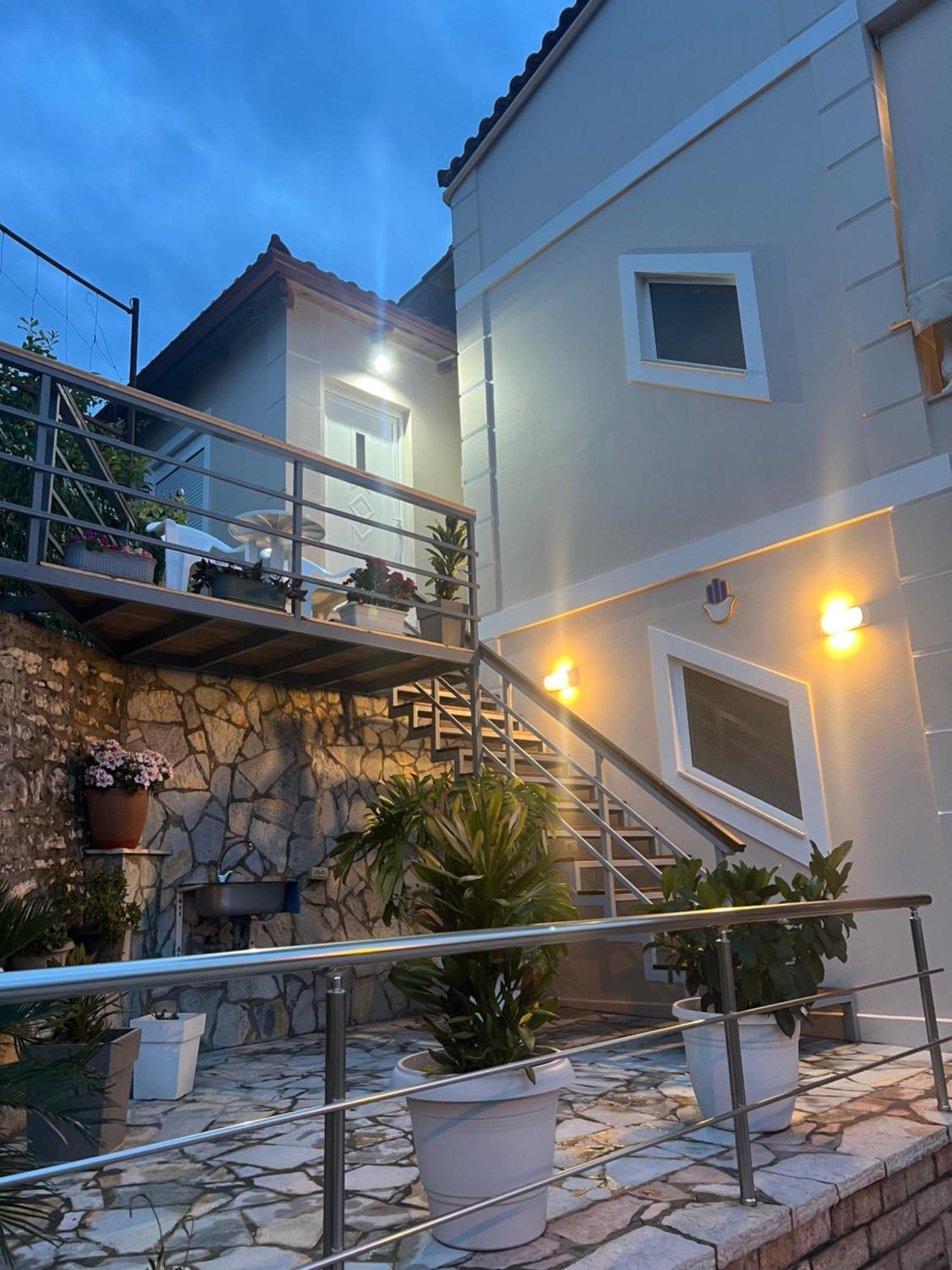 Amazing Familiar Apartments And Rooms ساراندا المظهر الخارجي الصورة